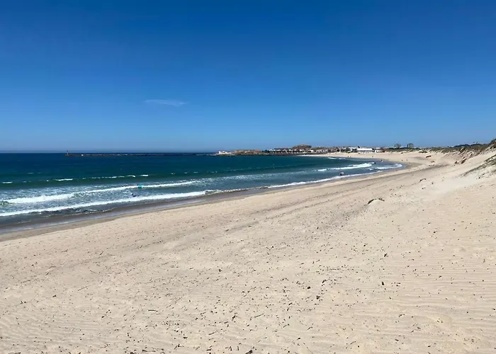 Beachfront With Sea View דירה
